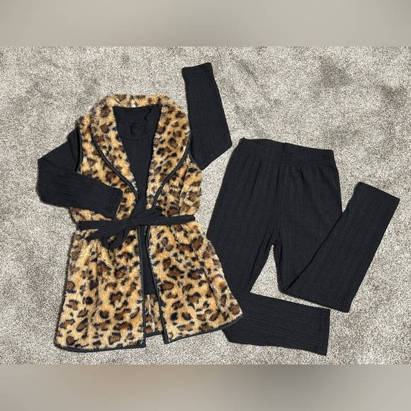 Girls Faux Fur Leopard Vest and Black Ribbed Top Leggings 3 Pc. Set / Size 7 - Picture 2 of 8